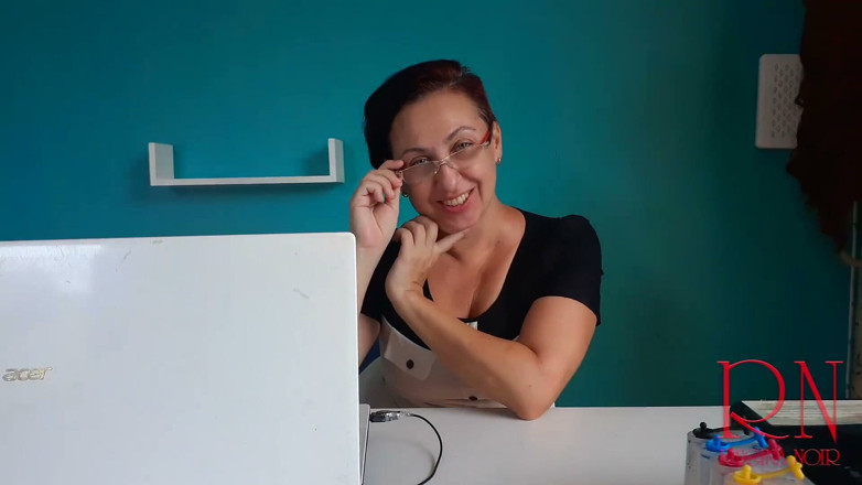 Regina Noir: SeXretary - Secretary shows pussy. The boss shoots a naked secretary...
