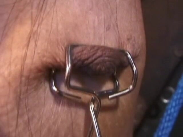 Vintage Fetish: Fata sexy are țâțe mici prinse în timp ce este încă legată cu...