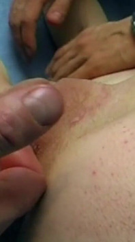 젖은 구멍을 벌리는 손가락으로 괴롭히는 Prolapse