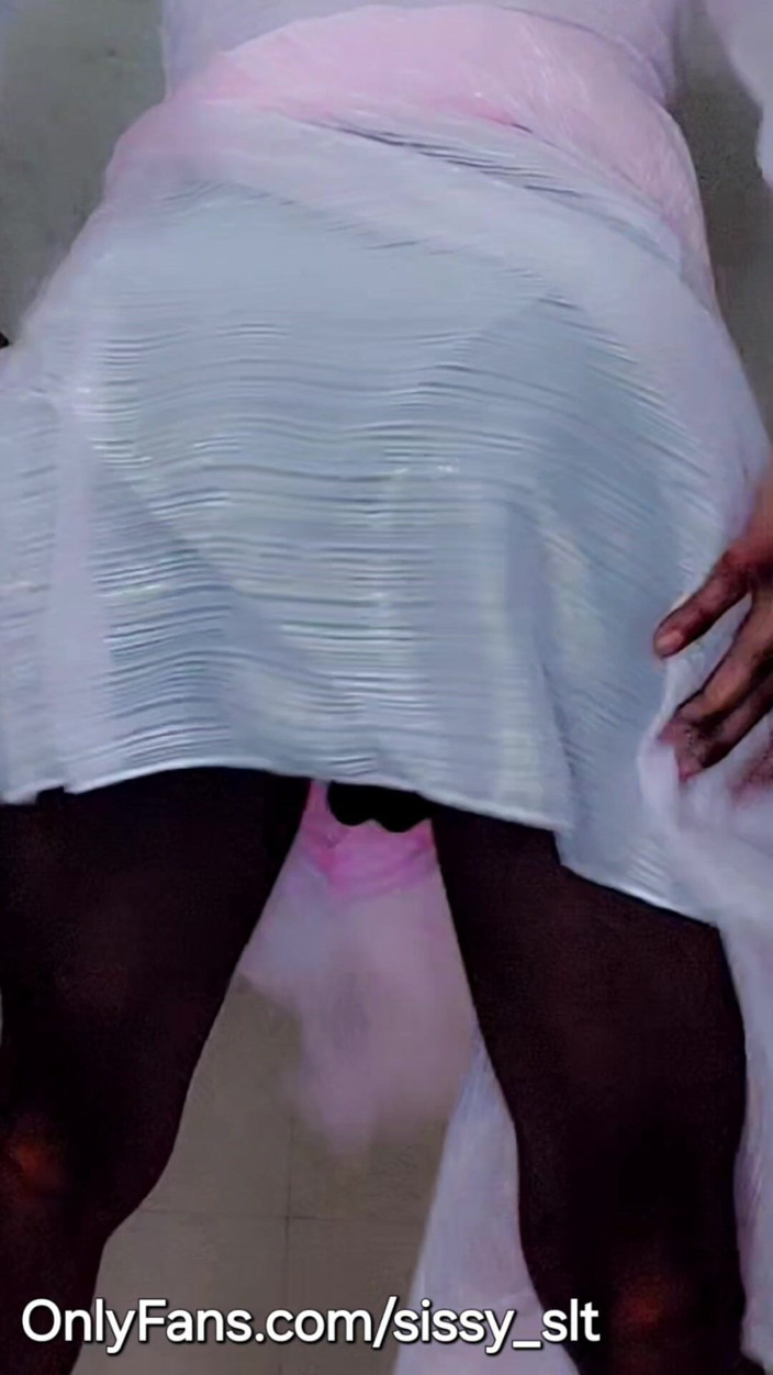 Sissy Slut Simran: Дезі Сіссі Кроссдресссер З Маленьким Імпотентним Членом