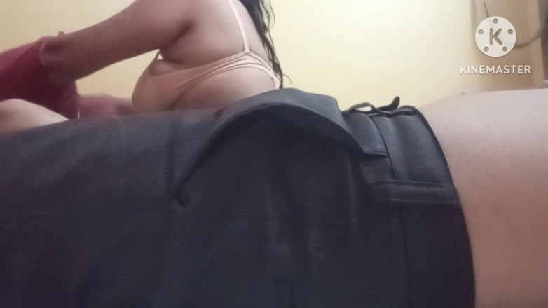 T. Sonai: Sarita profite de son moment dans la cuisine pour baiser...