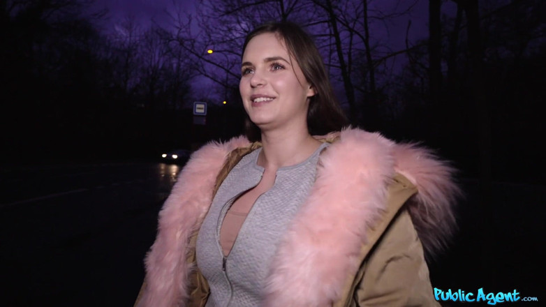 Public Agent: Agent - 20 Year Old Student Taylee Wood Flashes Her Big Tits