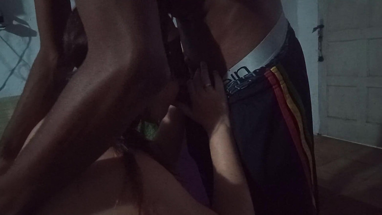 Cuckold Couple Swing: Piciorul mi-a tremurat de la atât de mult am avut...