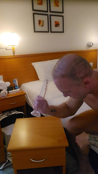 Troy White UK: Dubur wanita lurus mengambil dildo 9 inci