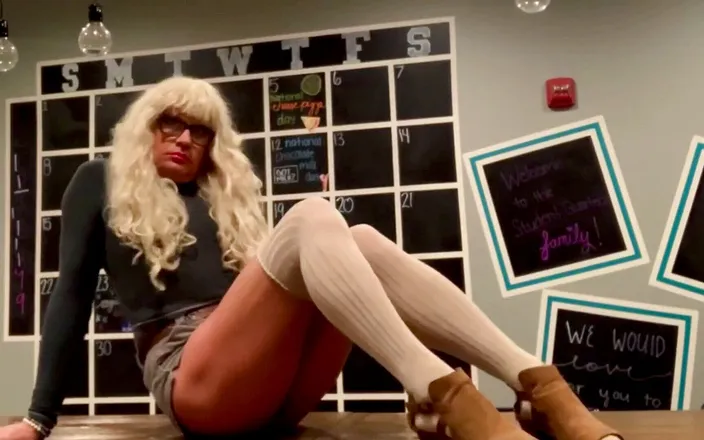 CindieLove: Sissy dildo ass fuck and cum in study cute little...