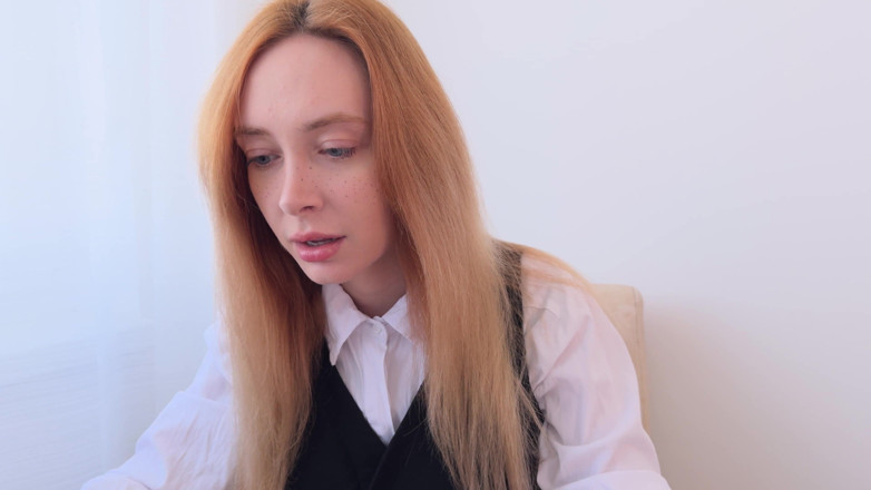 Loly Nebel Studio: Найкрасивіша дівчина в офісі раптово помітила вас