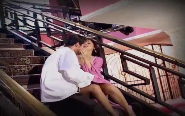 VintageXMovies: Asiática milf fodendo em pé no Templo da Fertilidade
