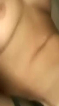 Bbc creampie přetéká z roztažené nedbalé kundičky