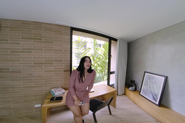 VR Latina: Pleased to please you