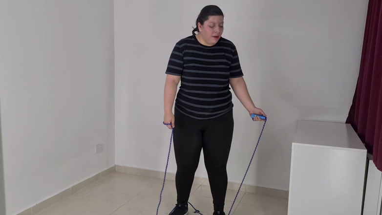Alice H: Potící se skákací švihadlo