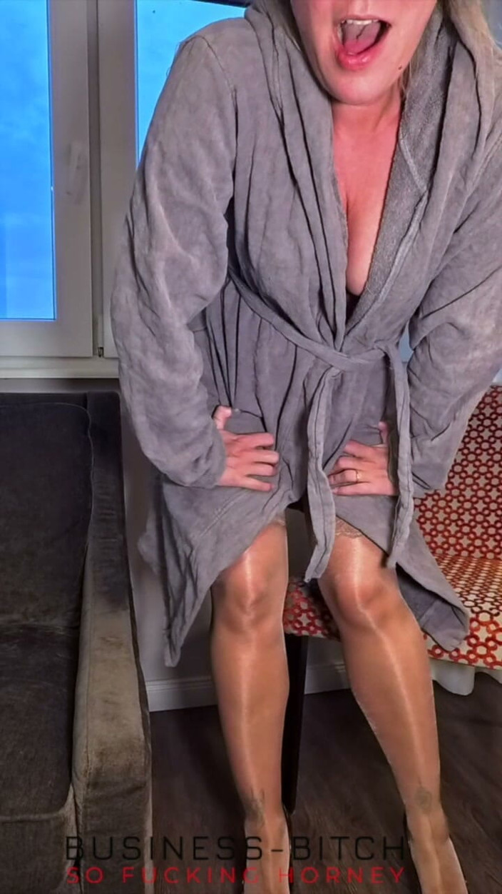 Business Bitch: The Boss Ripped My Nylons After Work - Mobile