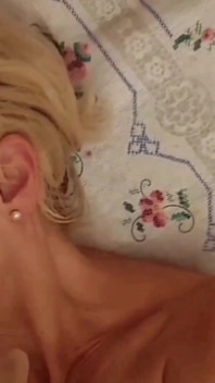 Esposa Rubia Amateur Madura Disfruta Del Sexo Oral Y Del Semen En Las Tetas