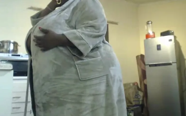 Legendary Booty Overdose: Fat Ass BBW Masturbating and Stripteasing