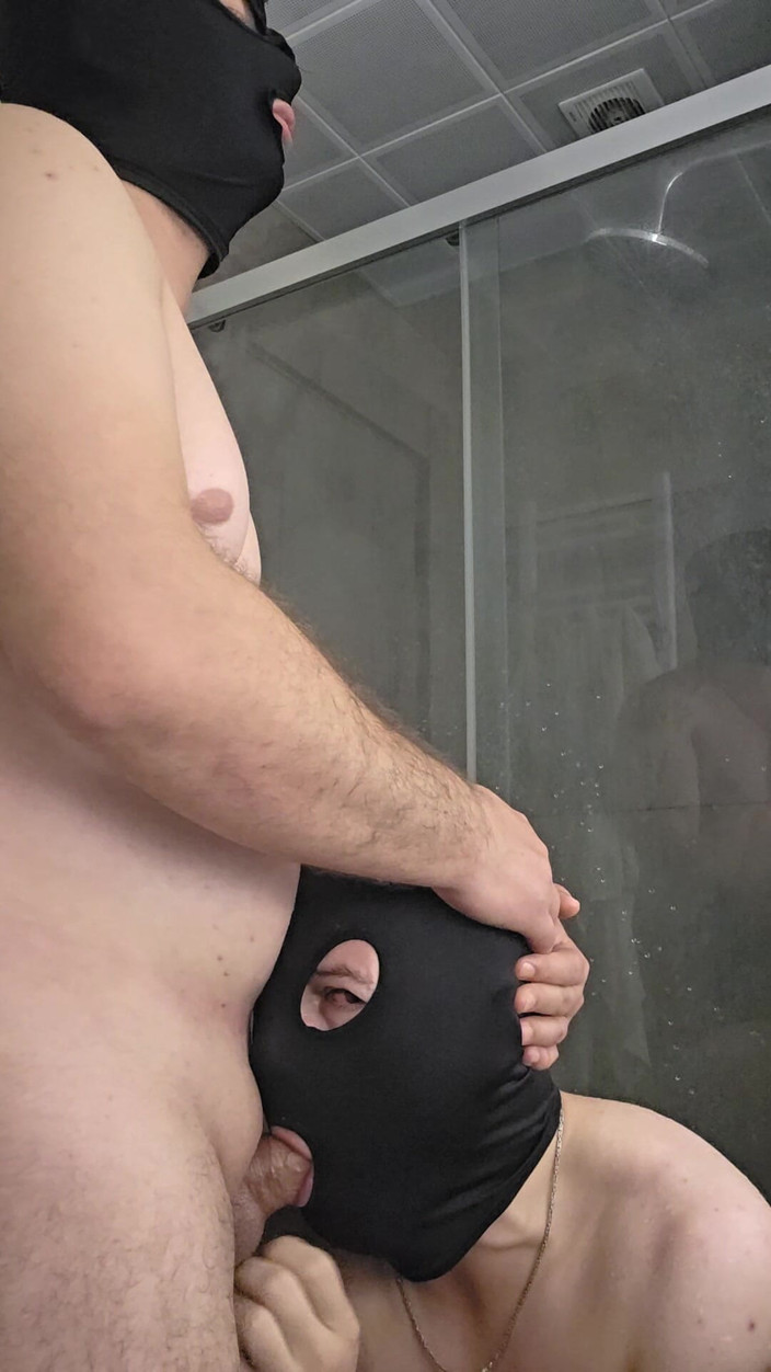 Gokmen Yaman: マレー・ヤマンは恋人のチンポをしゃぶり、バスルームで激しく突かれている