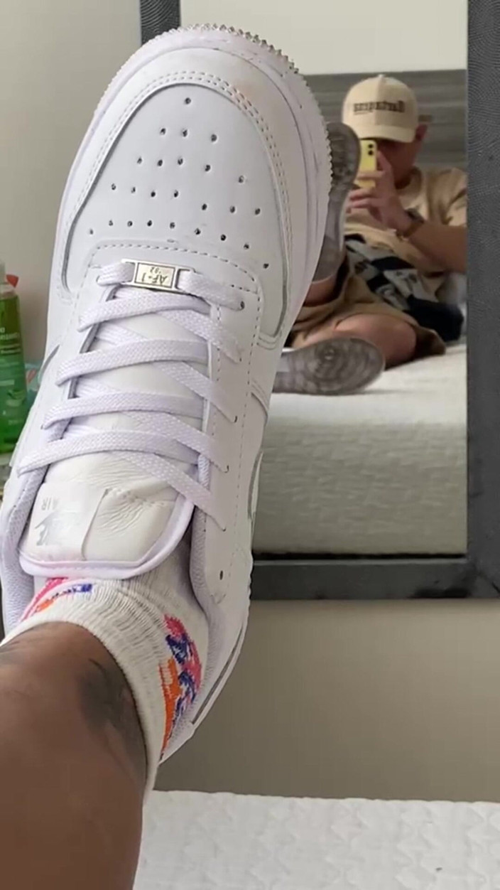 Mr Feet Colombia: 내 노예는 카르타헤나 휴가 중 땀에 젖은 내 발을 사랑해