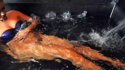 Asian Pussy Vision: Gry z mokrymi palcami w jacuzzi część 3
