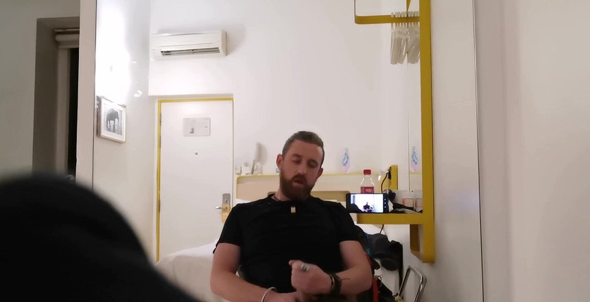 Dirty Talking Guy: Sikişmek kadar seksi, ha?