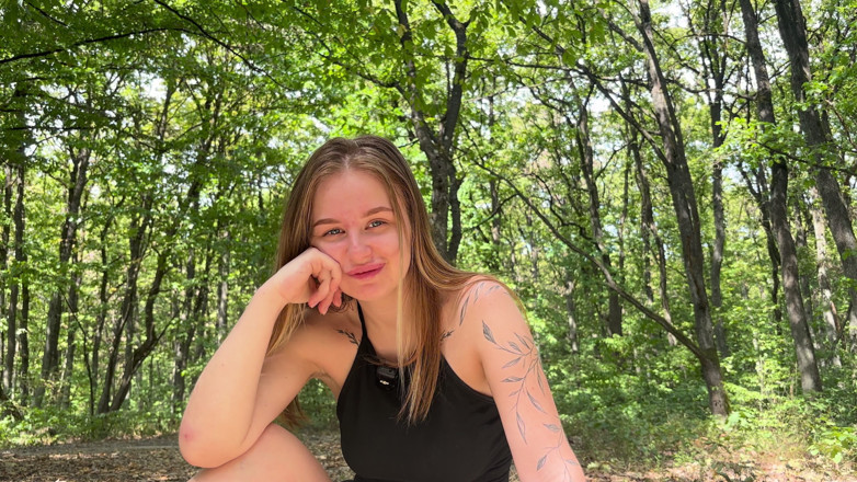Elegant Angel: Footjob in the Big Forest