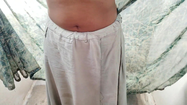 Rachna73: Bhabhi heeft haar haar schoon in de badkamer