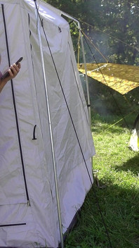 Masturbation risquée dans un camping - elle manque de se faire prendre dehors