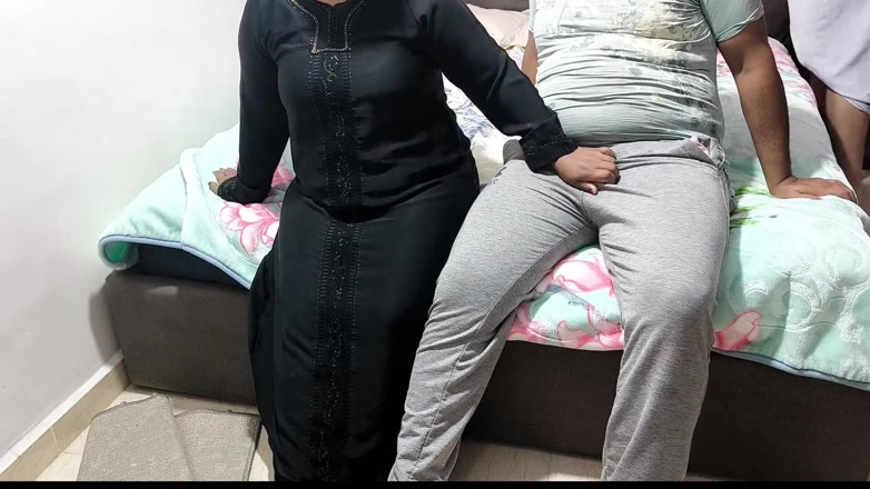 Arabic Bbw: Saya mengongkek ibu tiri saya dengan kawan saya