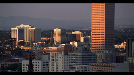 Chubby Blondy: MiLF in giardino con una miLF 88