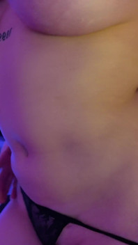Sexy gamer masturbación con mis consoladores y mi mujeriego