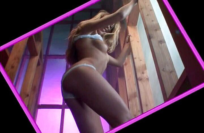 Perfect Porno: Красиву студентку з ідеальними губами пизди трахають два двірники коледжу