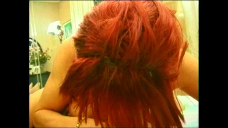 King Of Amateur: Esta ruiva chupa pau avidamente