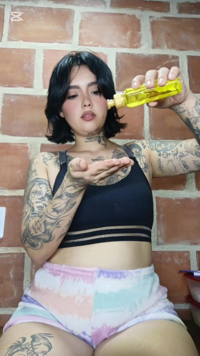 Armpit with Oil (Dalyla 69)
