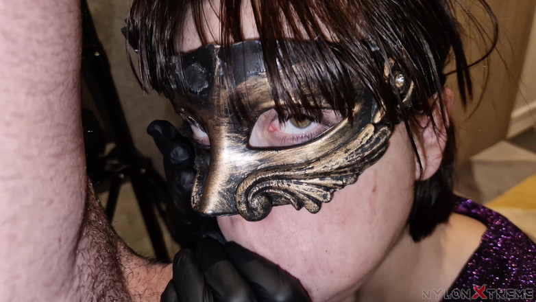 Nylon Xtreme: पीओवी ऐलेना क्लार्क ग्रे पेंटीहोज और जूते के साथ fucks