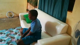 Student i sin lärares hus får en svart kuk