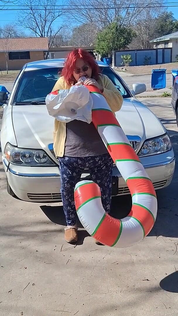BBW nurse Vicki adventures with friends: Vicki si suster bahenol yang naksir ini nyepong candy cane