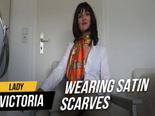 Lady Victoria Valente: Примерка атласных шарфов с белой блузкой и бриджи