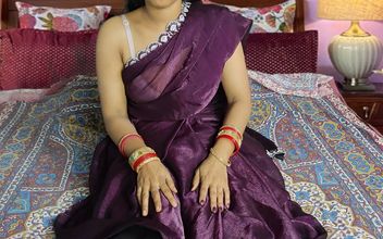 Hot Indian Desi Bhabhi Saree Fuck by Husband’s Boss
