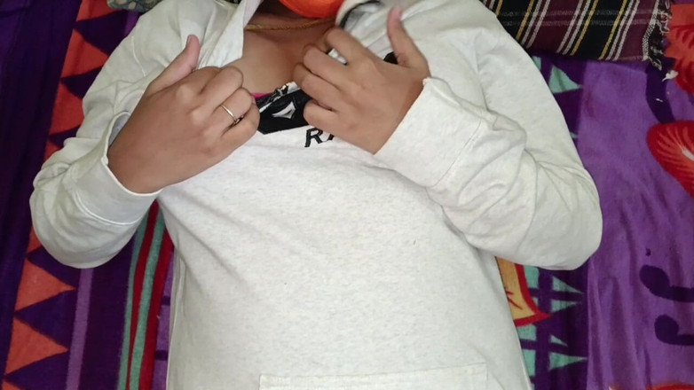 Mami4711: Подруга это удивительное движение в руке трясется, функинг, камшот в рот