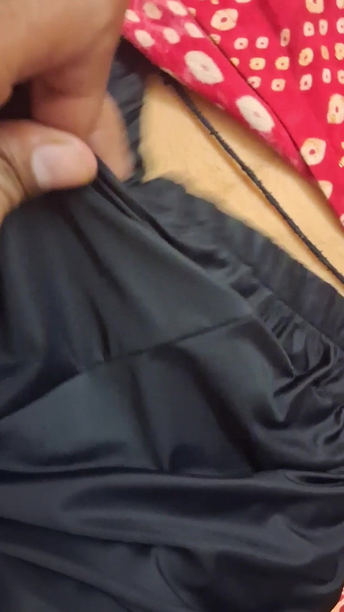 Cleandesibhabhi09: Cleandesibhabhi oliet zijn poesje voor het nemen van grote zwarte...