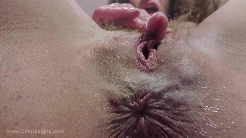 Claudia Kink: Fully Nude Huge Pumped Clit Shaking