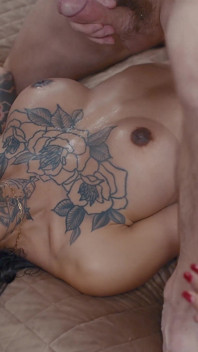 Alt baddie ravyn alexa wird vollgespritzt