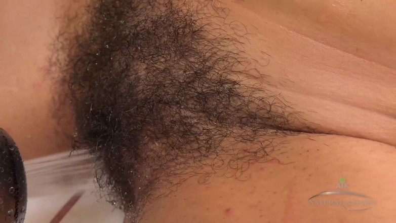 ATK Hairy: Masa mandi
