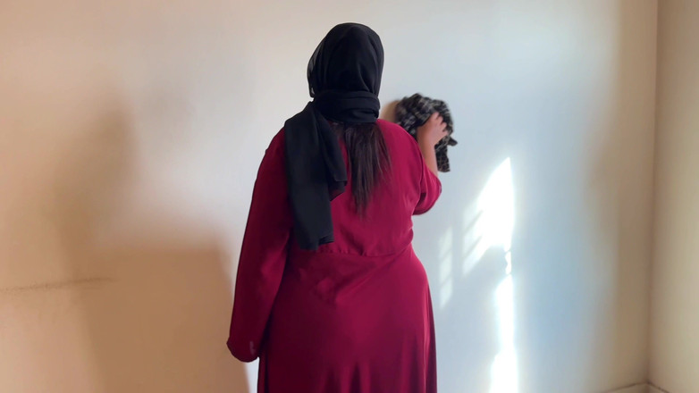 Aria Mia: Morocco Hotel Maid Cleaning My Room &amp; I See Her Big...