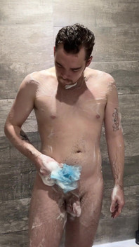 Il a Utilisé Ma Bite Comme Douche (dorée) Pour Laver La Mousse