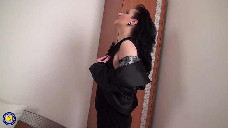 Mature NL: Madura Mãe Tabitha Se Masturba Na Frente Da Cam Pela...