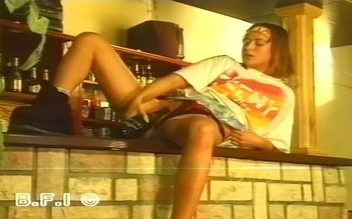 Horny Teenies: 애널 핑거링
