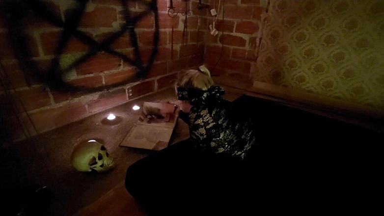 EliAndAdam: 아름다운 핫한 마녀와의 만남 - 계속...