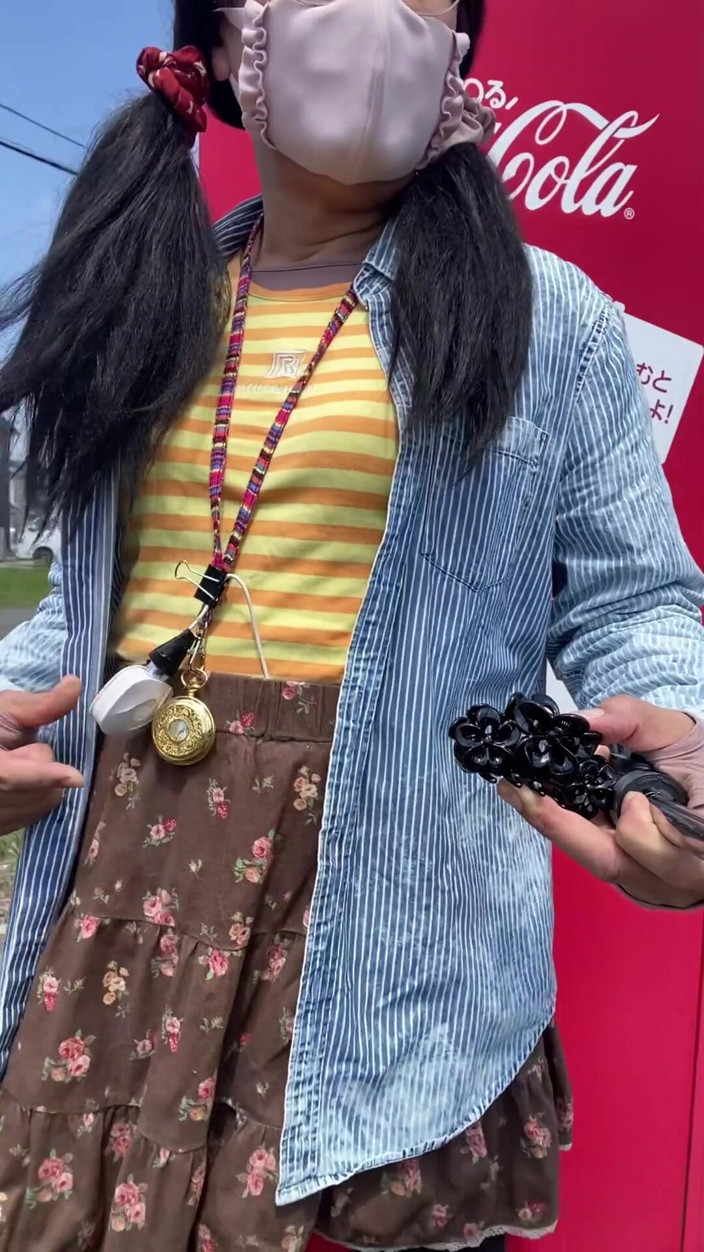 megu2002: No. 222: Showing off My Pussy While Buying a Snack From...