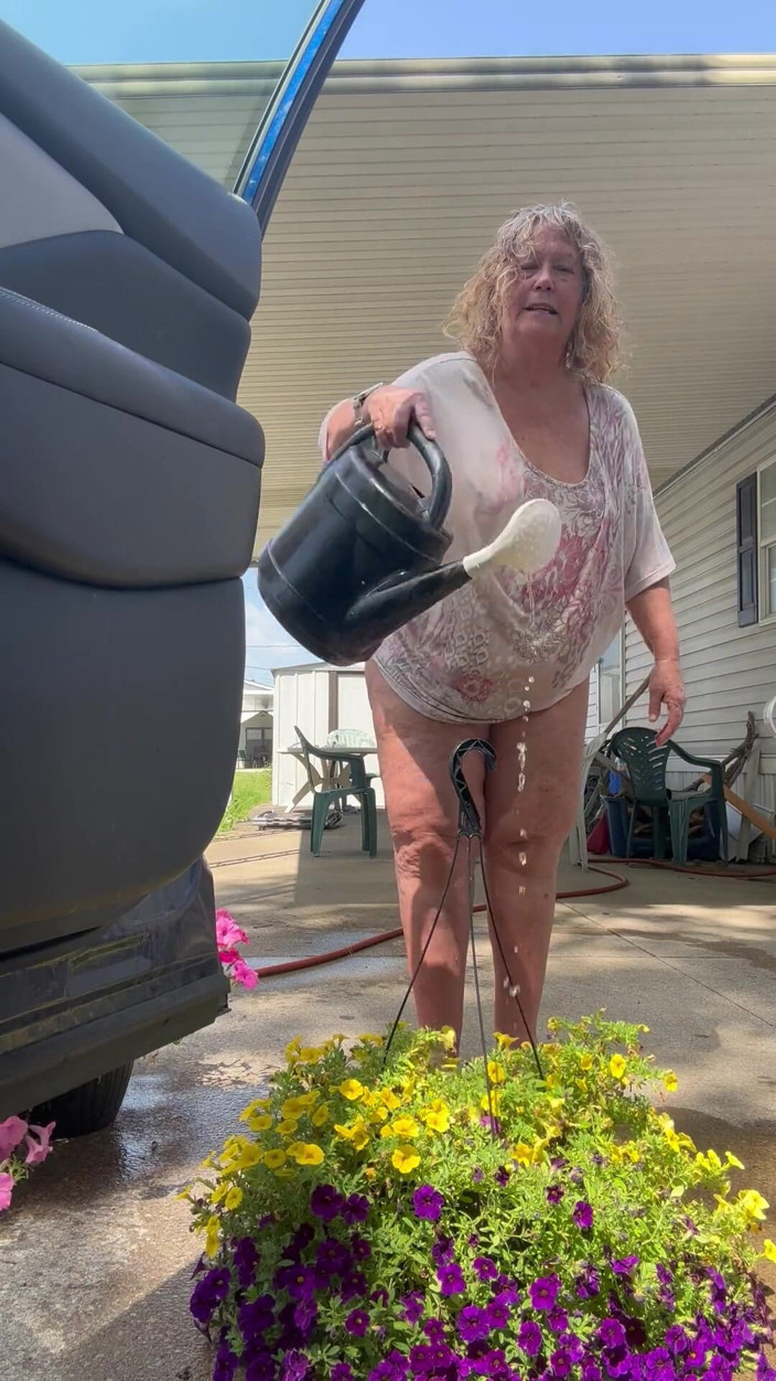 Big Ass 4 U: Memamerkan toket dan pantat cewek hot ini!