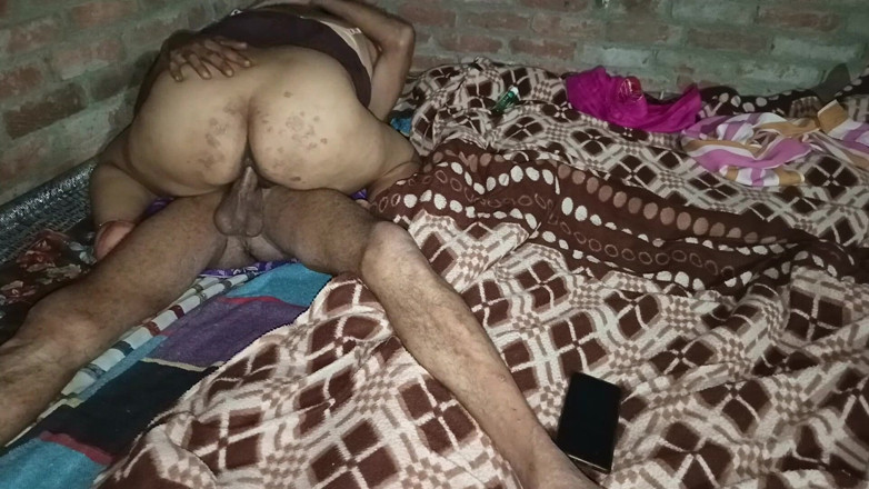 Rinki devi: Follada de cuñada sedienta