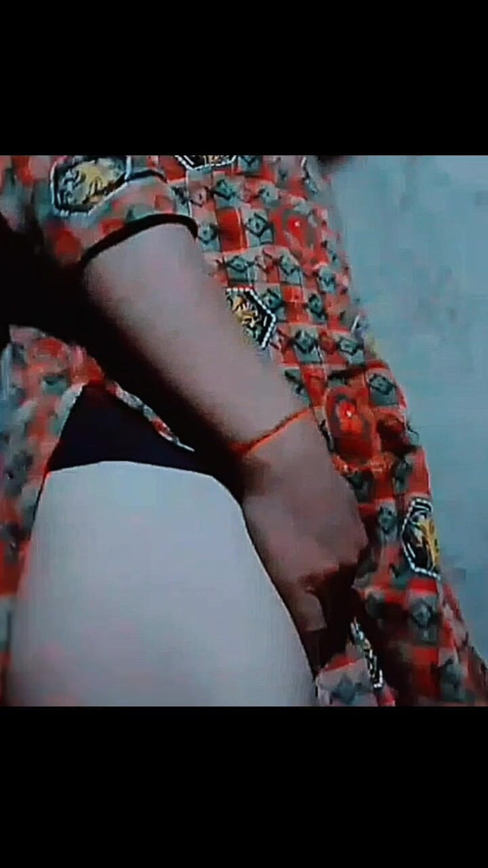 TricolorMusic3: 我想要我的一条紧身裤出来抚慰热辣多汁的阴户