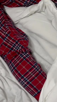 大屁股继妹与继兄同床共枕，晚上被操